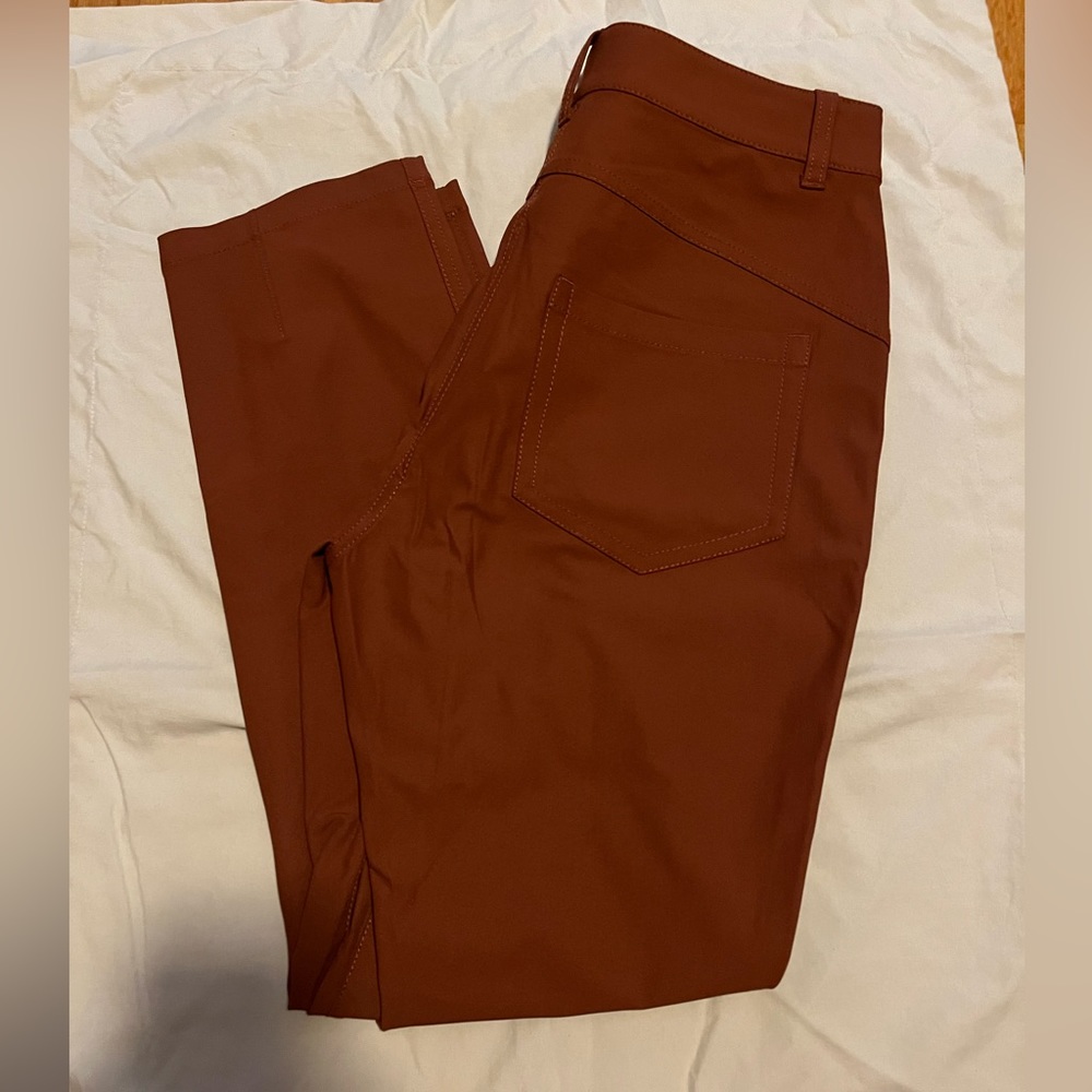 Lululemon City Sleek 5 Pocket 7/8 HR Pant size 8